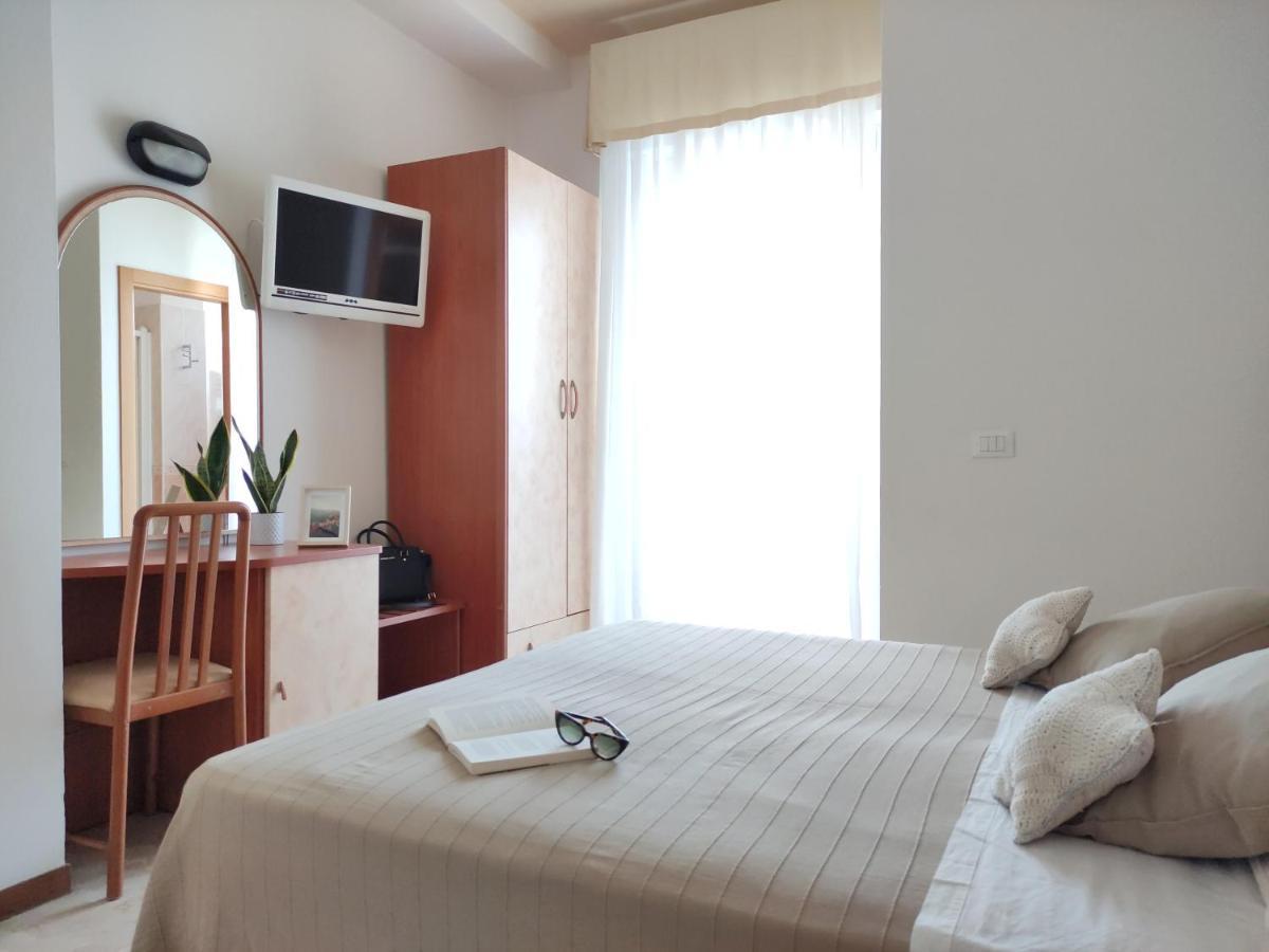 Hotel Galassia ริมินี ภายนอก รูปภาพ